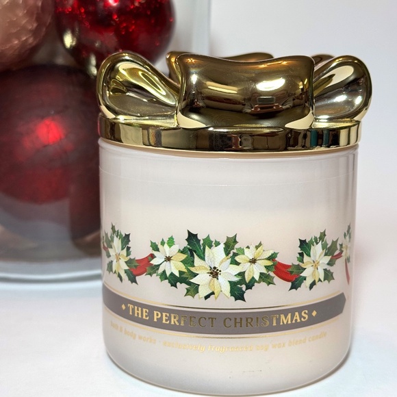THE PERFECT CHRISTMAS 3 Wick Candle with BOW lid - Picture 2 of 4